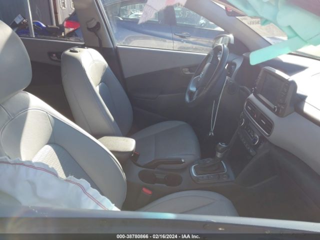 Photo 4 VIN: KM8K3CA50MU624242 - HYUNDAI KONA 