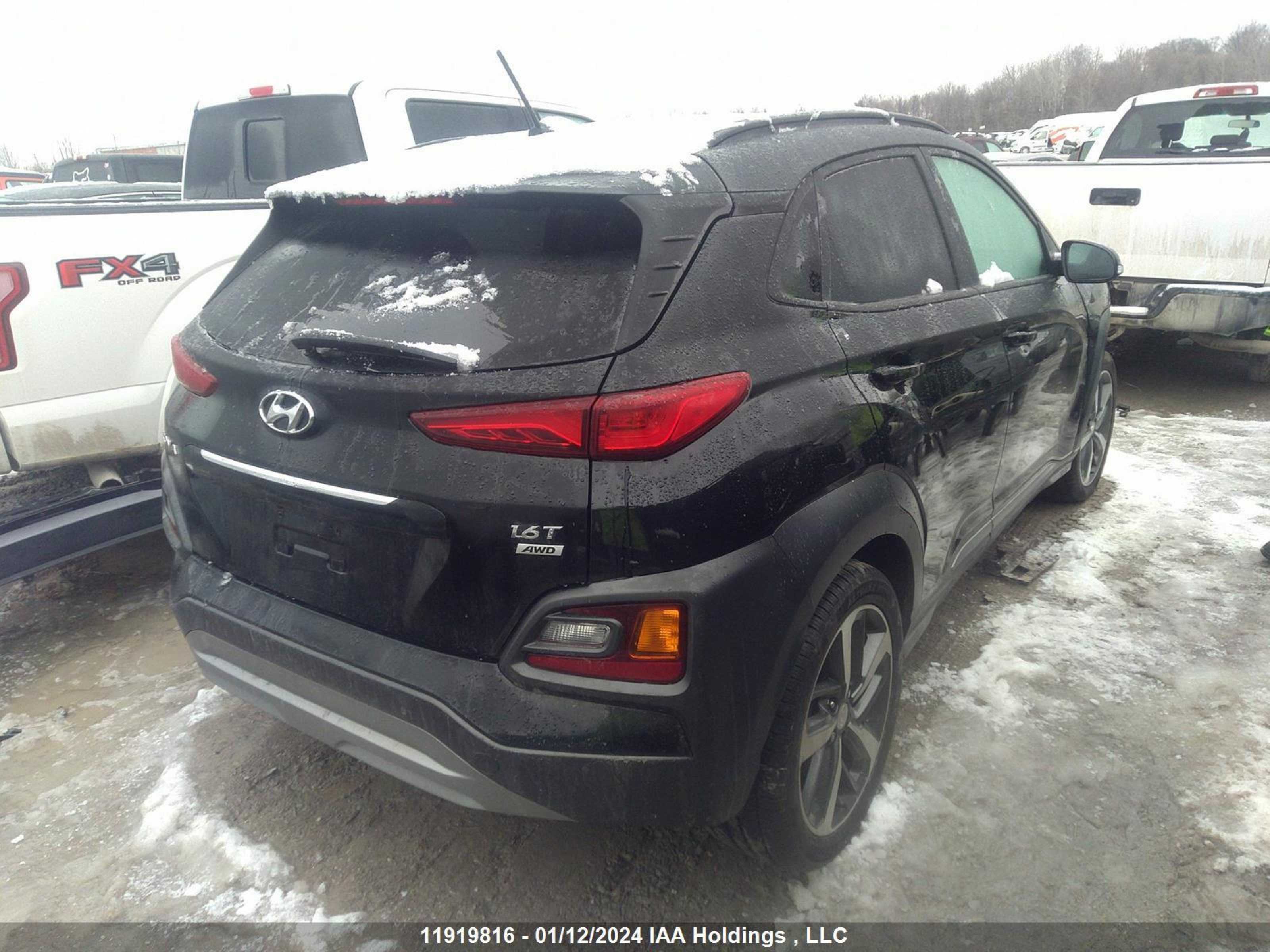 Photo 3 VIN: KM8K3CA52JU086526 - HYUNDAI KONA 