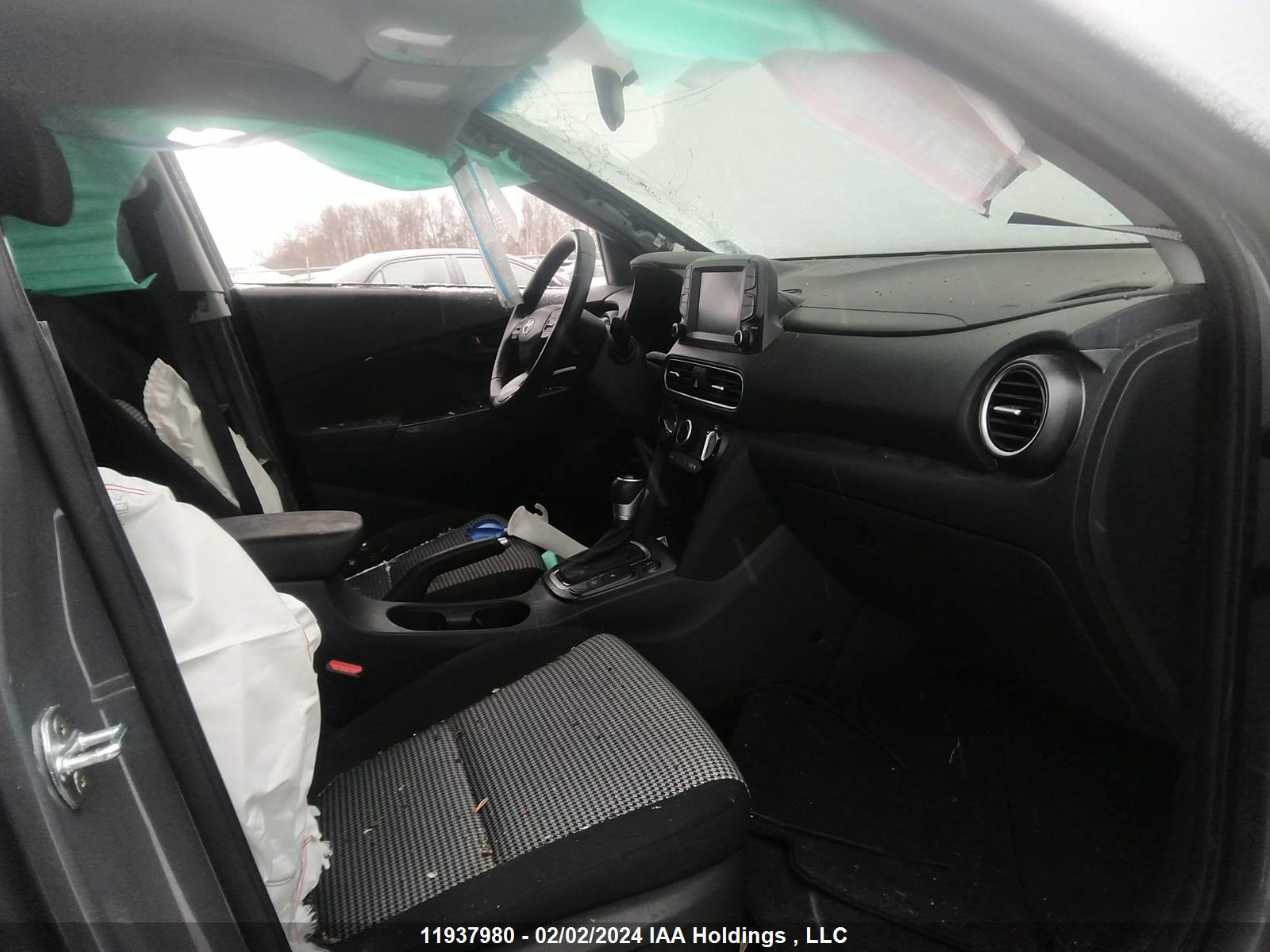 Photo 4 VIN: KM8K3CA53MU618001 - HYUNDAI KONA 