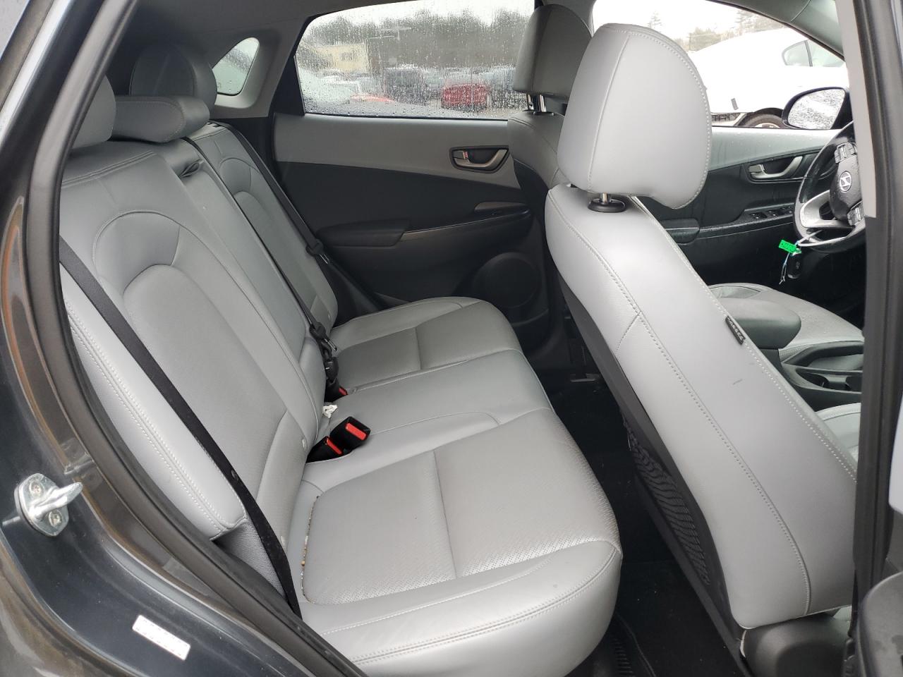 Photo 9 VIN: KM8K3CA57JU141214 - HYUNDAI KONA 