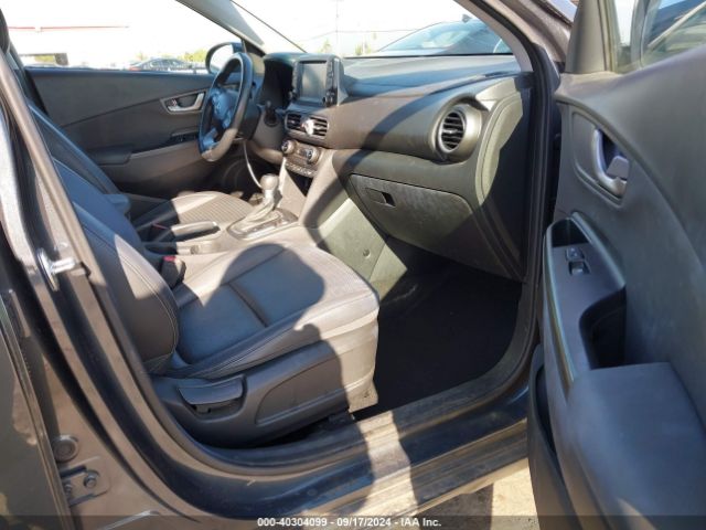 Photo 4 VIN: KM8K3CA58LU434414 - HYUNDAI KONA 