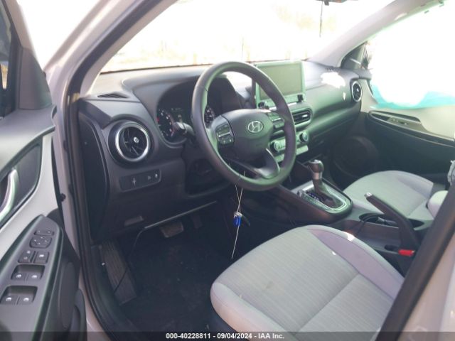 Photo 4 VIN: KM8K3CAB3PU987144 - HYUNDAI KONA 