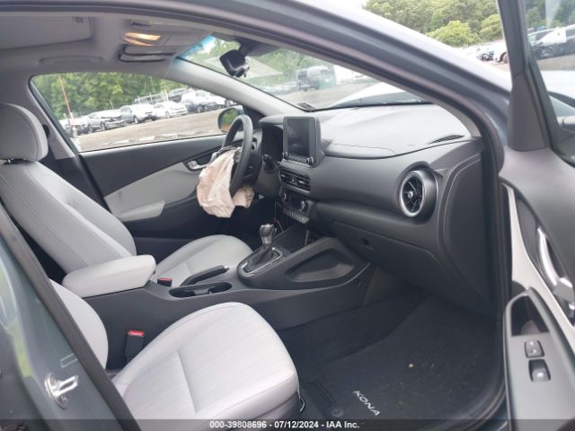 Photo 4 VIN: KM8K3CAB4NU858763 - HYUNDAI KONA 