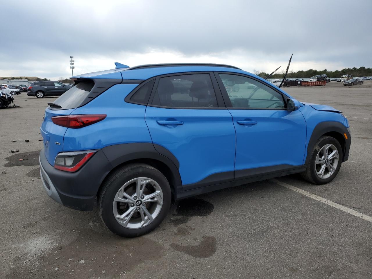 Photo 2 VIN: KM8K3CAB7NU896956 - HYUNDAI KONA 