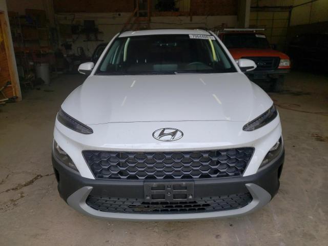 Photo 4 VIN: KM8K3CAB9NU840677 - HYUNDAI KONA SEL 