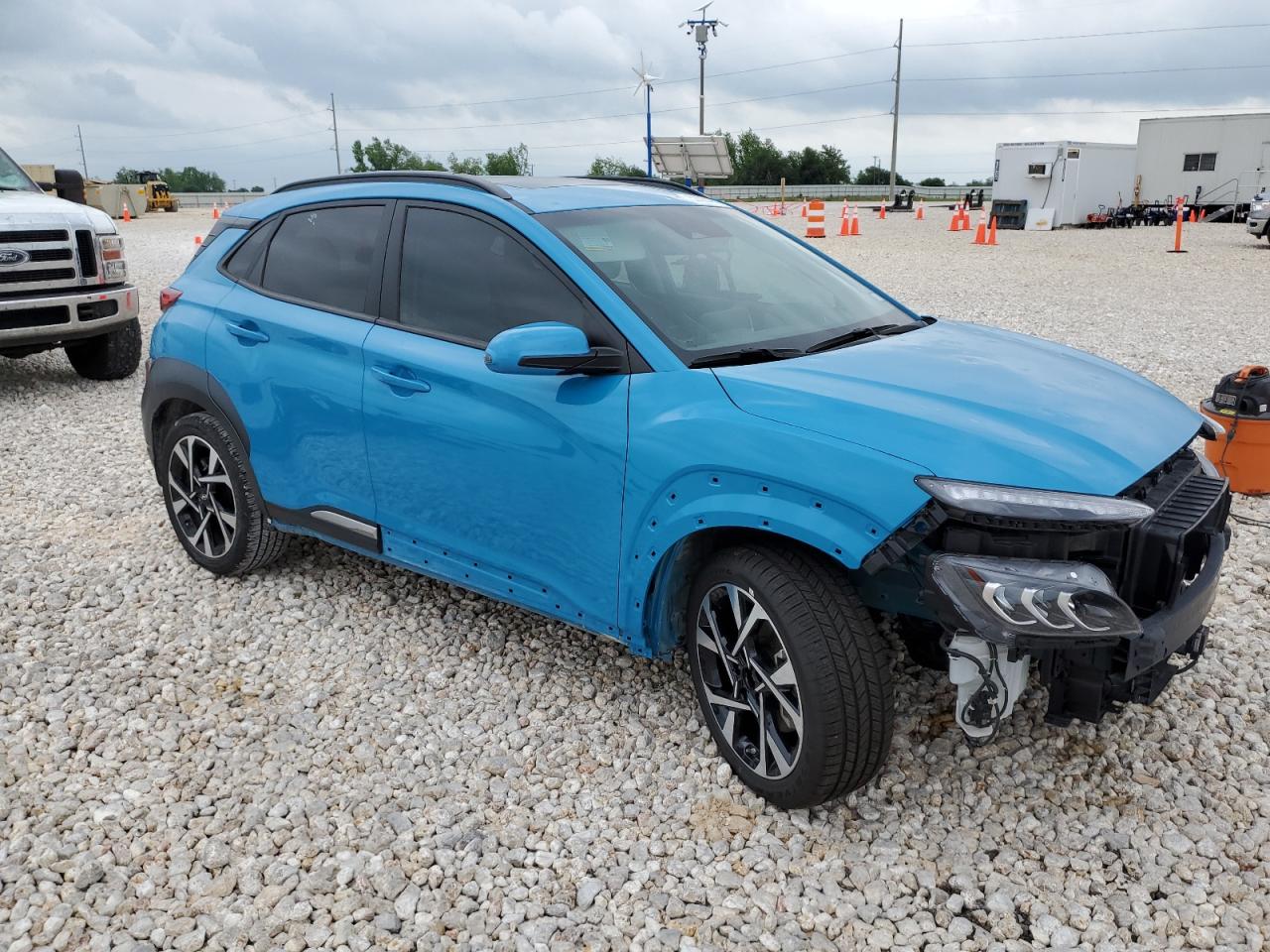 Photo 3 VIN: KM8K53A31PU981345 - HYUNDAI KONA 