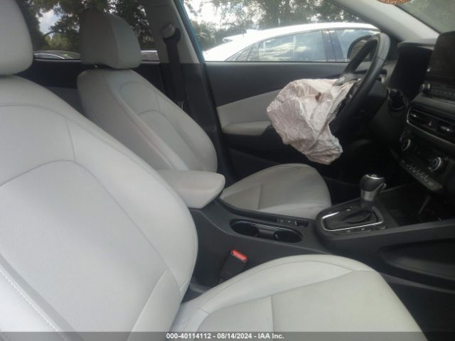 Photo 4 VIN: KM8K53A34NU906717 - HYUNDAI KONA 