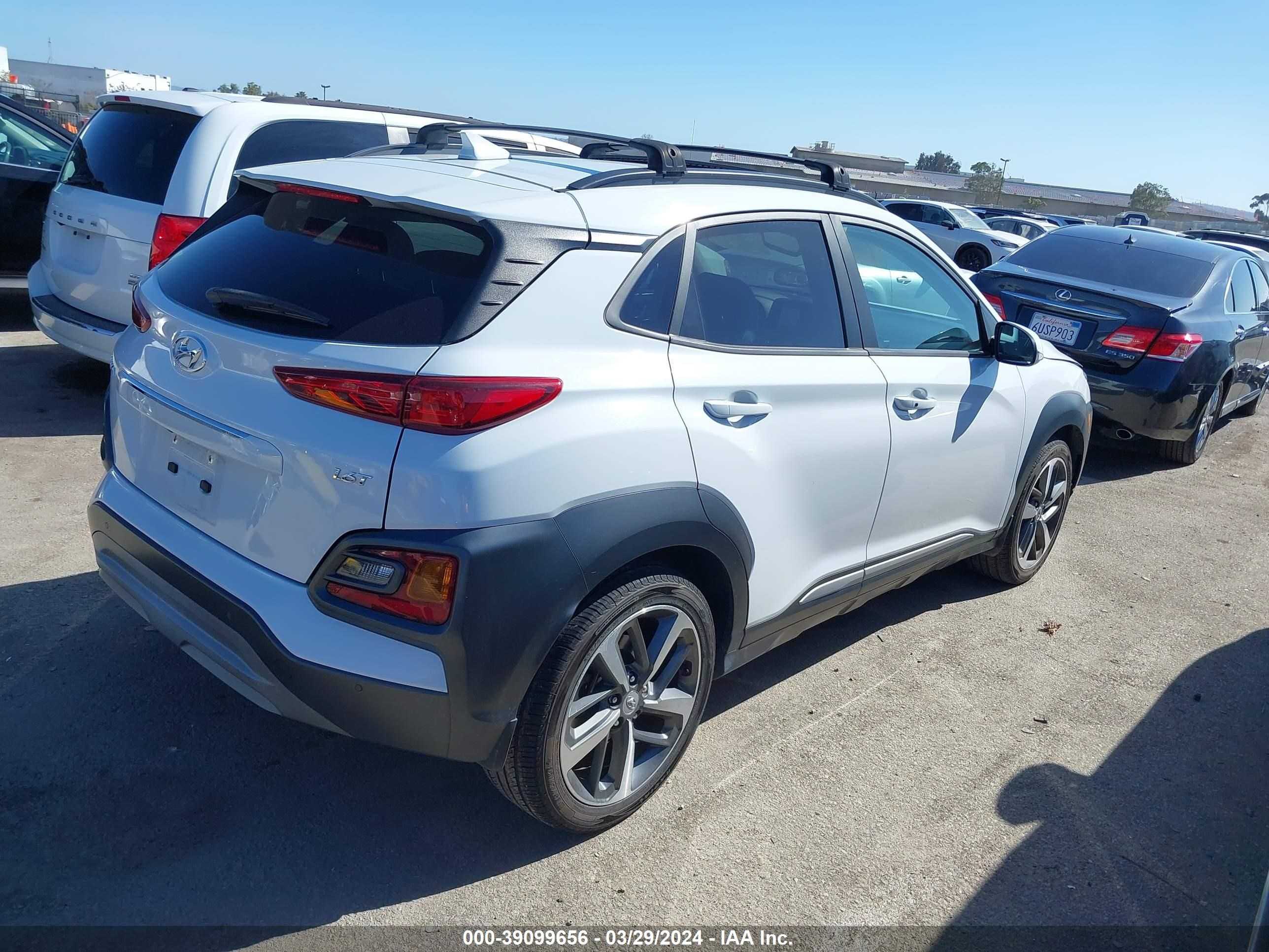 Photo 3 VIN: KM8K53A51MU658832 - HYUNDAI KONA 