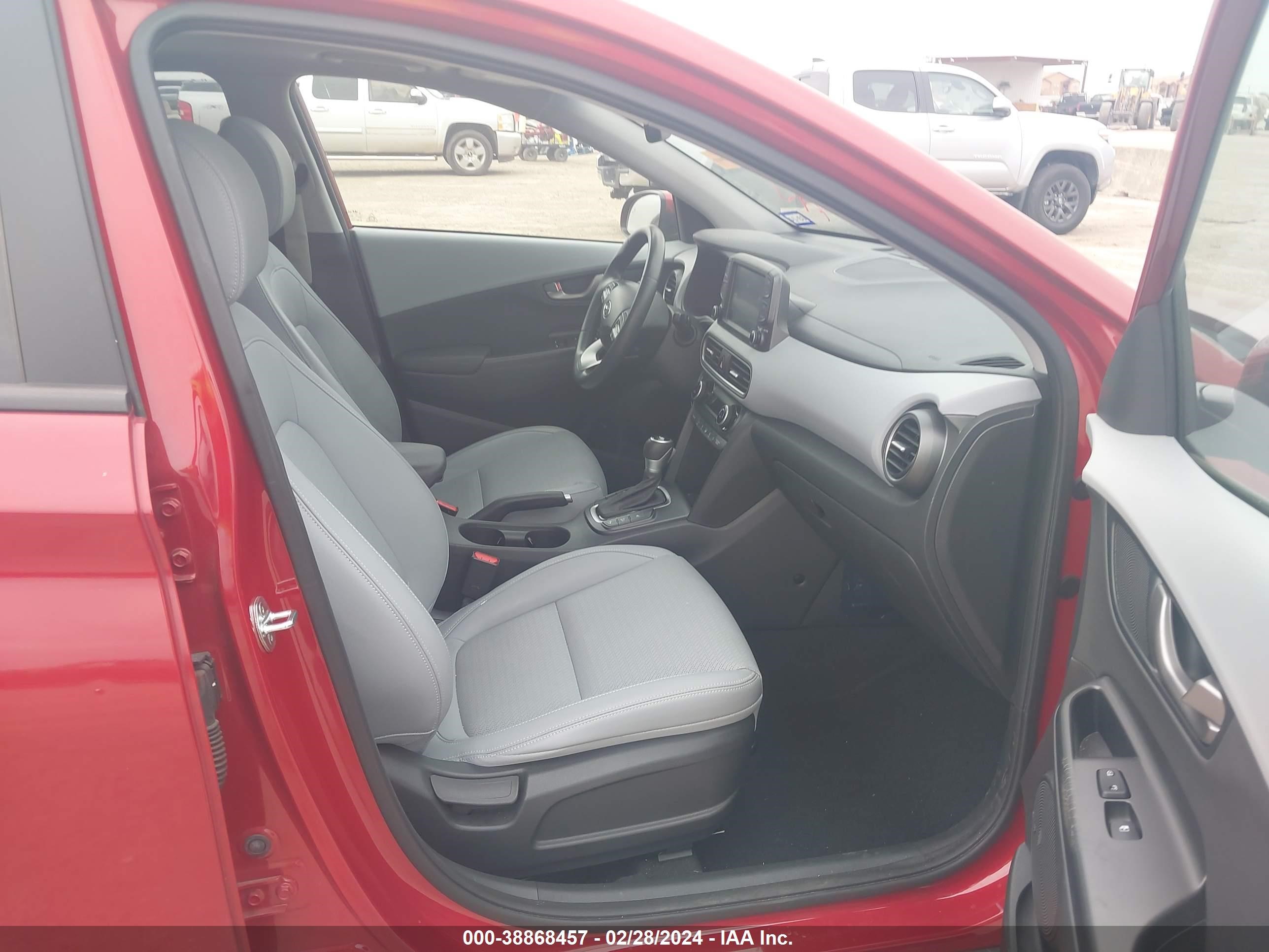 Photo 4 VIN: KM8K53A51MU713800 - HYUNDAI KONA 