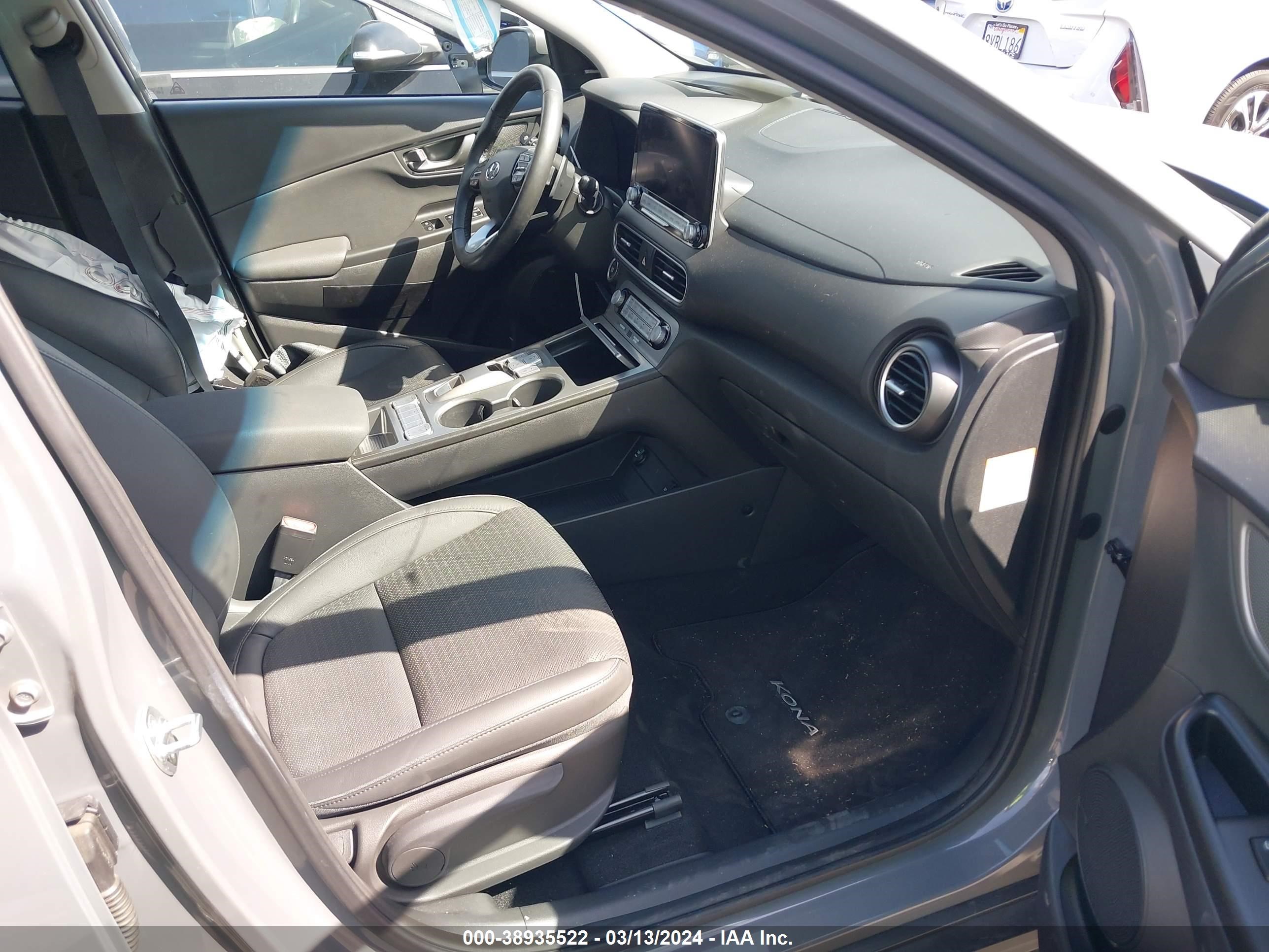 Photo 4 VIN: KM8K53AG8LU058955 - HYUNDAI KONA 