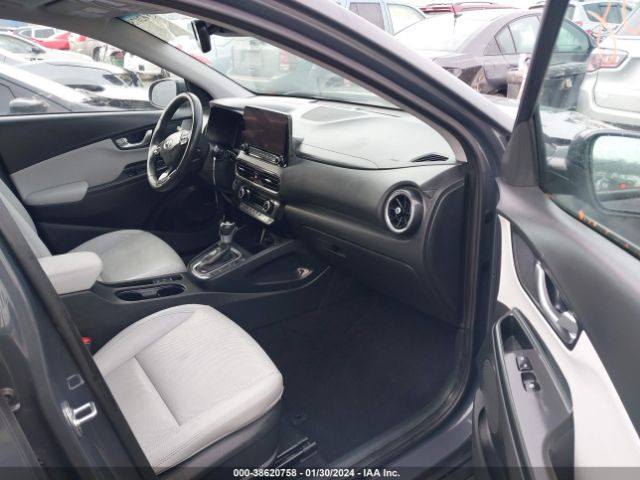 Photo 4 VIN: KM8K5CA32PU996257 - HYUNDAI KONA 