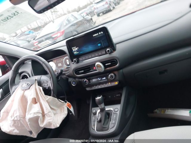 Photo 4 VIN: KM8K5CA39NU928826 - HYUNDAI KONA 