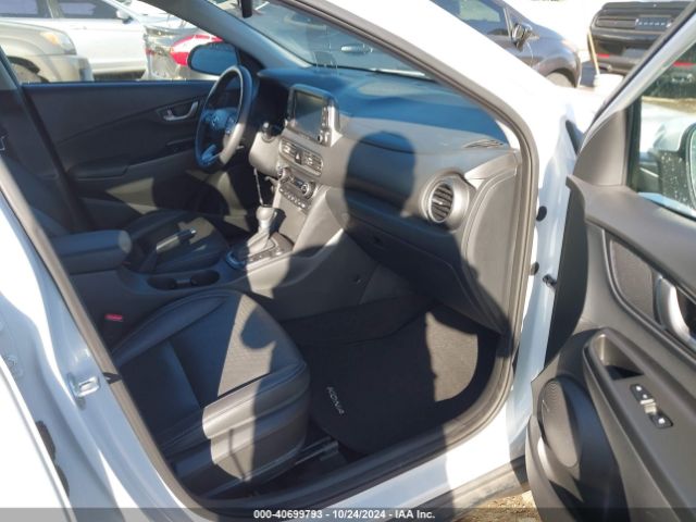 Photo 4 VIN: KM8K5CA52MU652750 - HYUNDAI KONA 