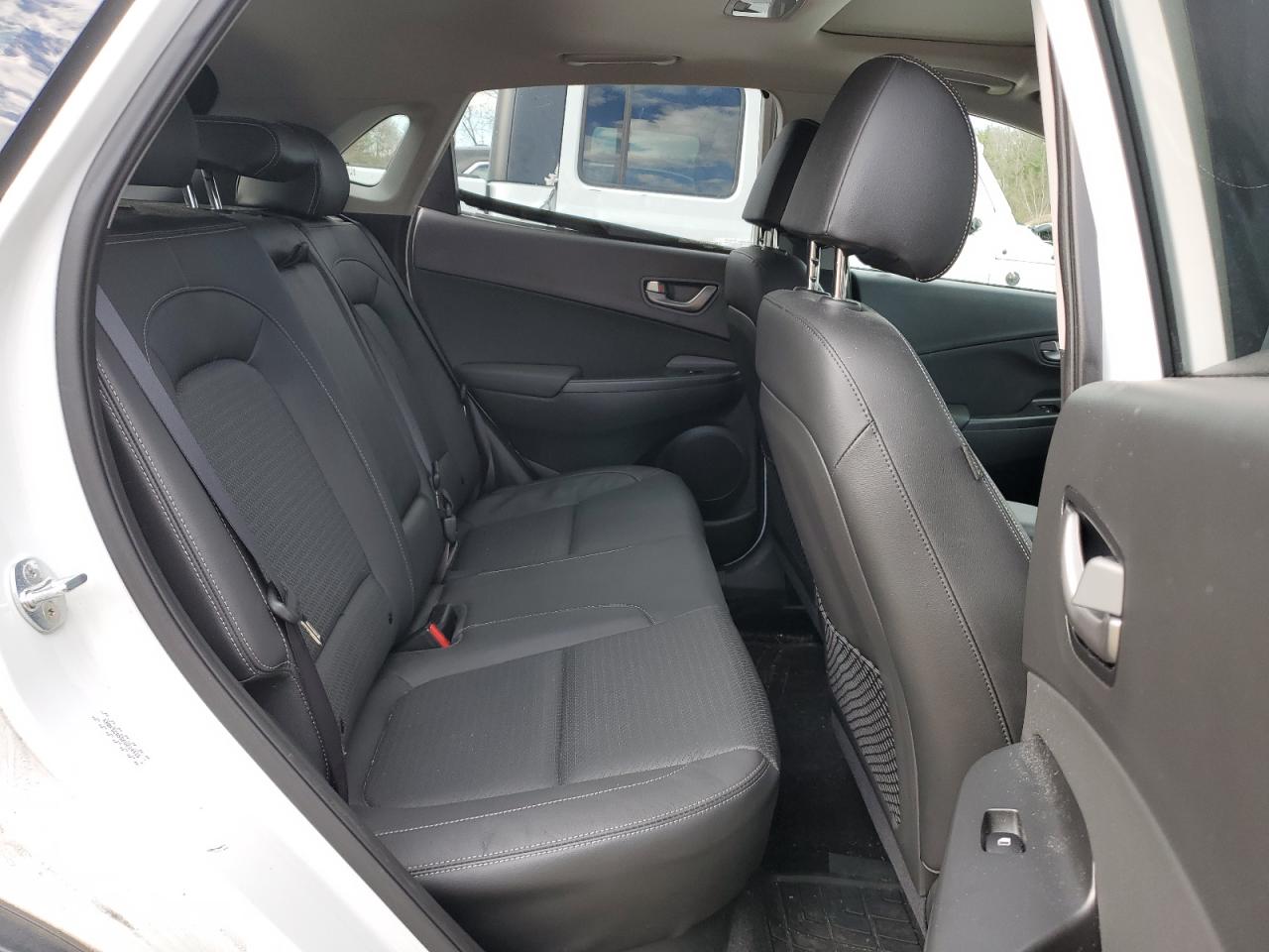 Photo 9 VIN: KM8K5CA55KU214415 - HYUNDAI KONA 