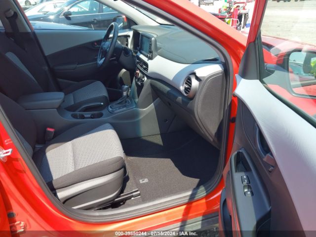 Photo 4 VIN: KM8K62AAXLU458437 - HYUNDAI KONA 