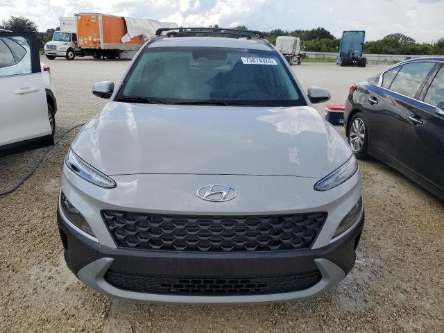 Photo 4 VIN: KM8K62AB1PU979058 - HYUNDAI KONA SEL 