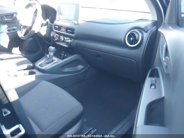 Photo 4 VIN: KM8K62AB1PU986933 - HYUNDAI KONA 