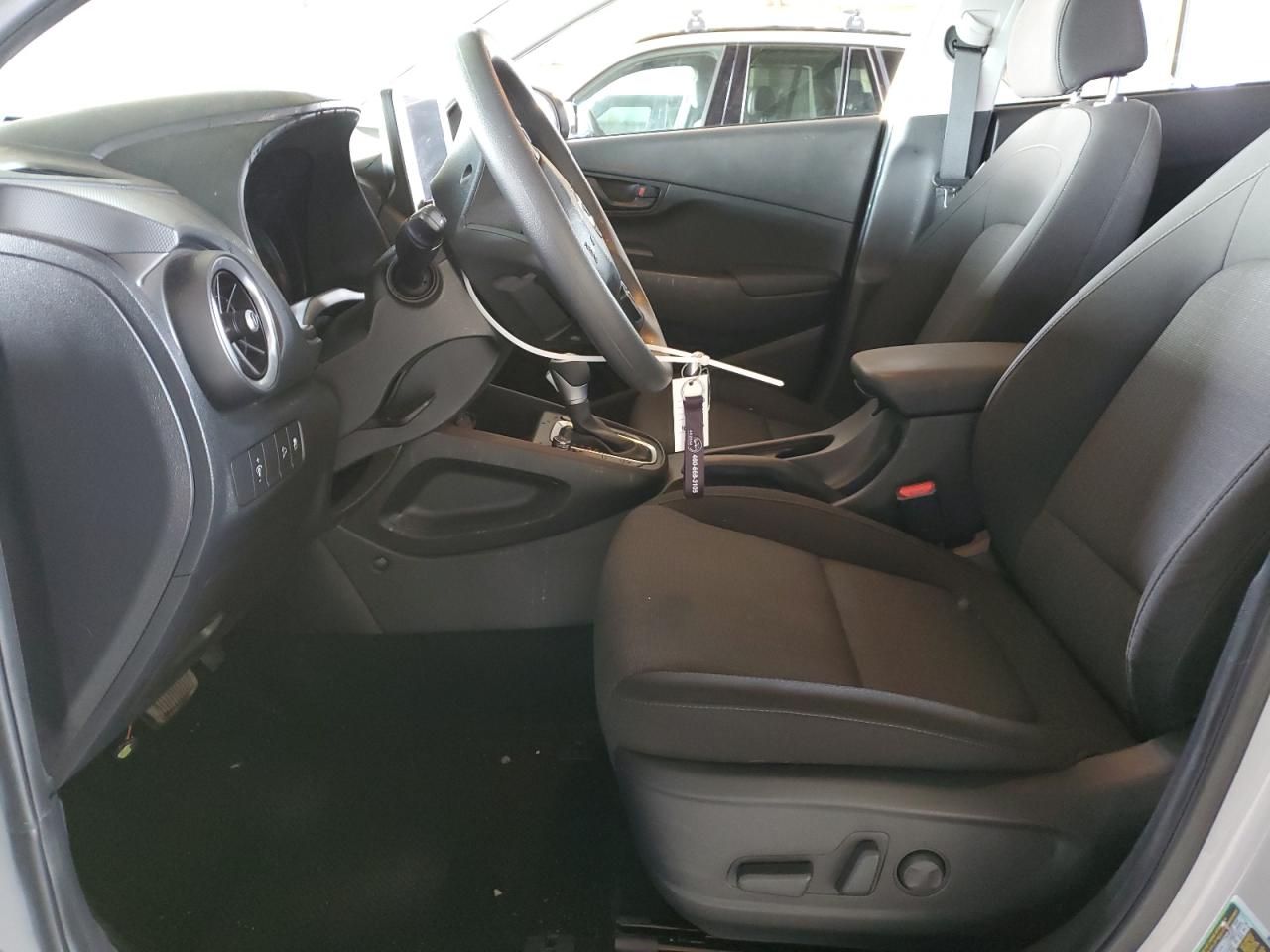 Photo 6 VIN: KM8K62AB2PU954850 - HYUNDAI KONA 