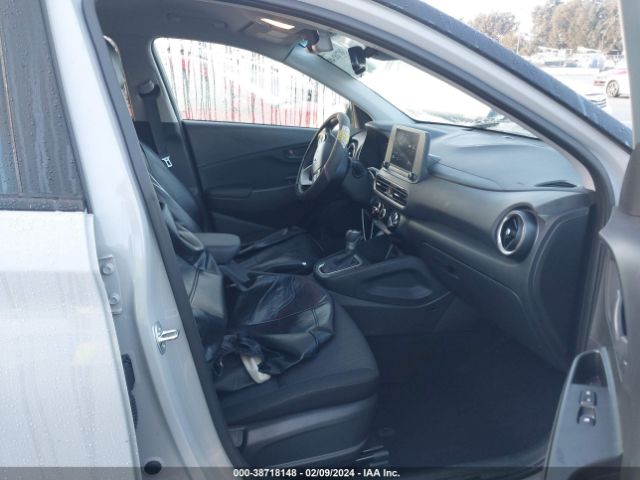 Photo 4 VIN: KM8K62AB2PU993096 - HYUNDAI KONA 