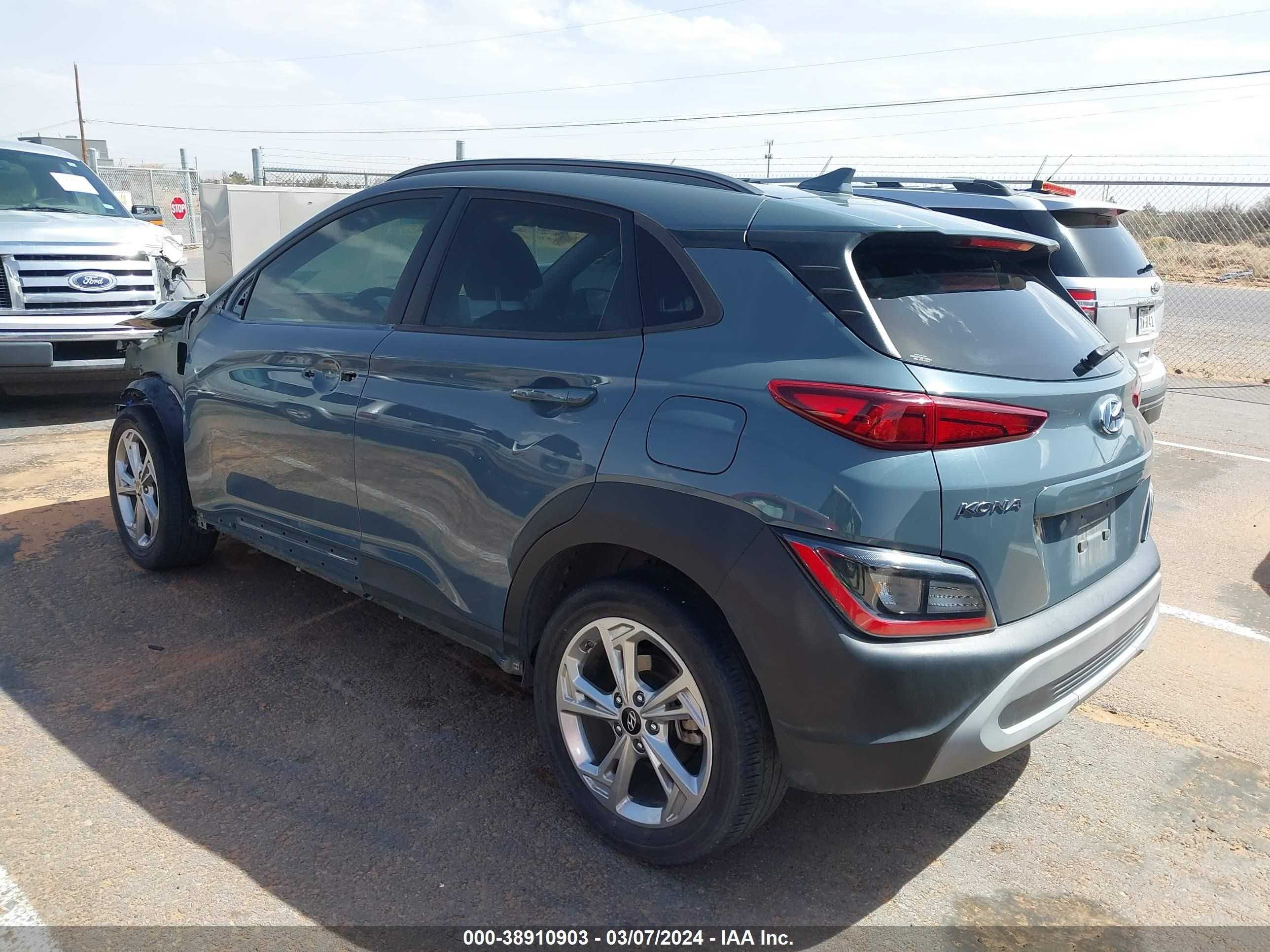 Photo 2 VIN: KM8K62AB6NU759671 - HYUNDAI KONA 