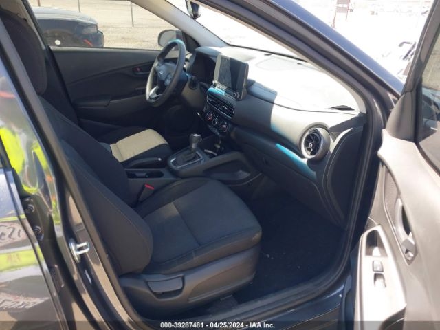 Photo 4 VIN: KM8K62AB6NU803880 - HYUNDAI KONA 