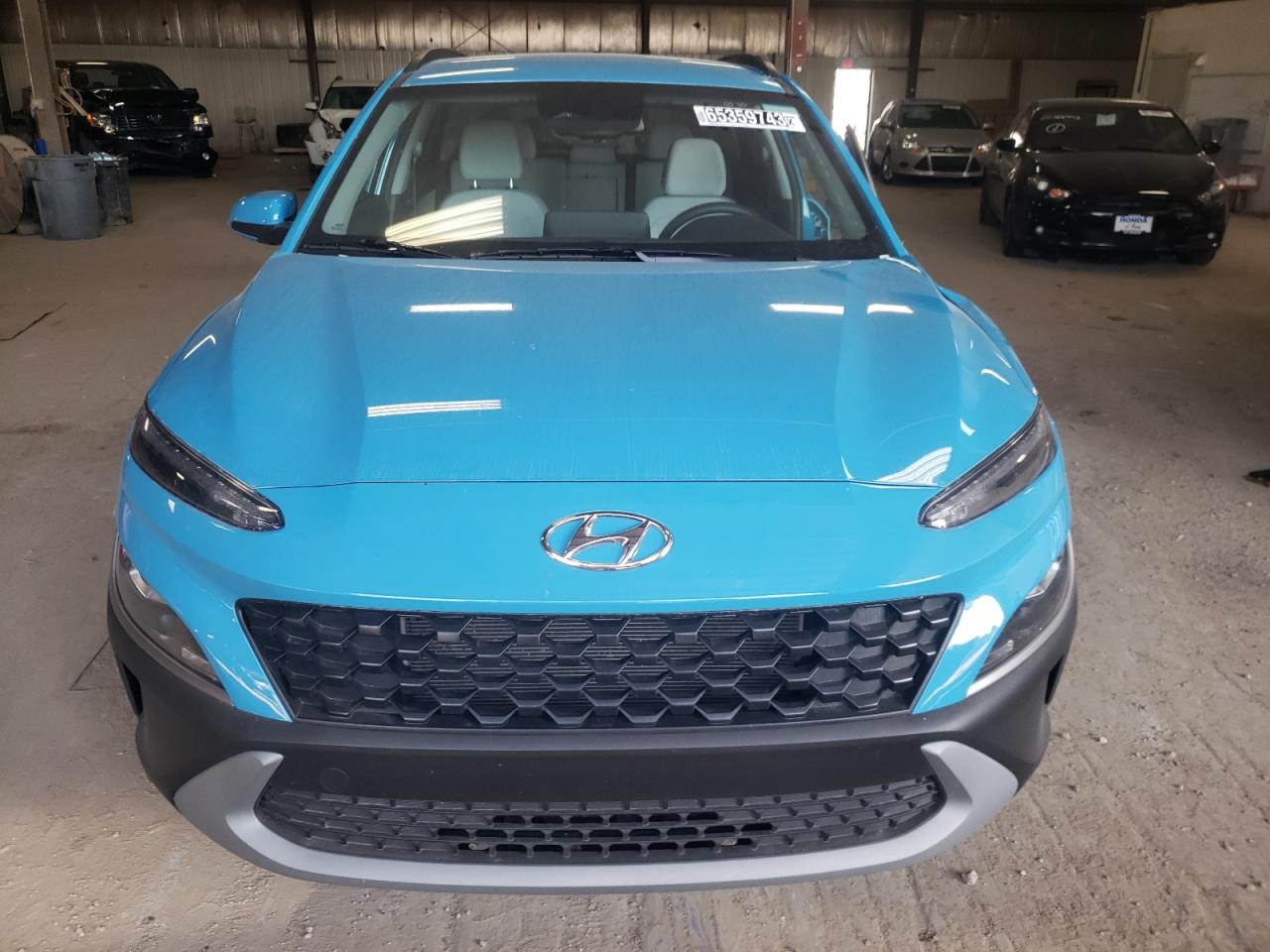 Photo 4 VIN: KM8K62AB6PU975930 - HYUNDAI KONA 