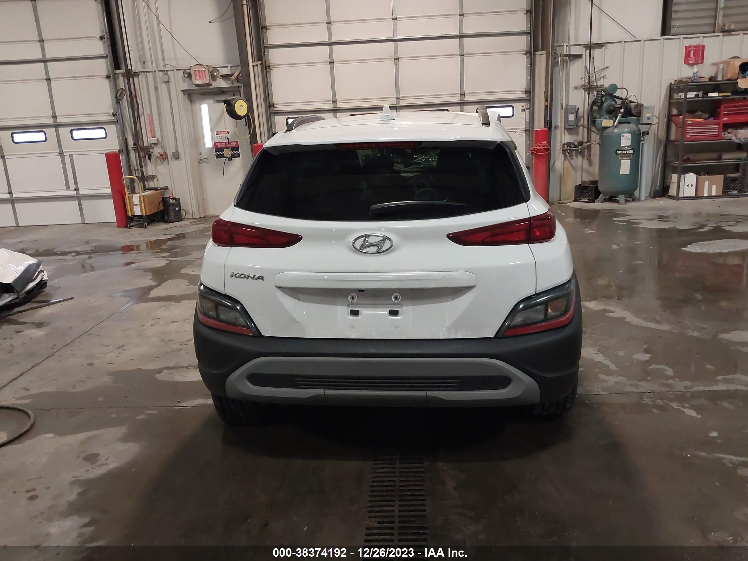 Photo 15 VIN: KM8K62AB6PU978584 - HYUNDAI KONA 