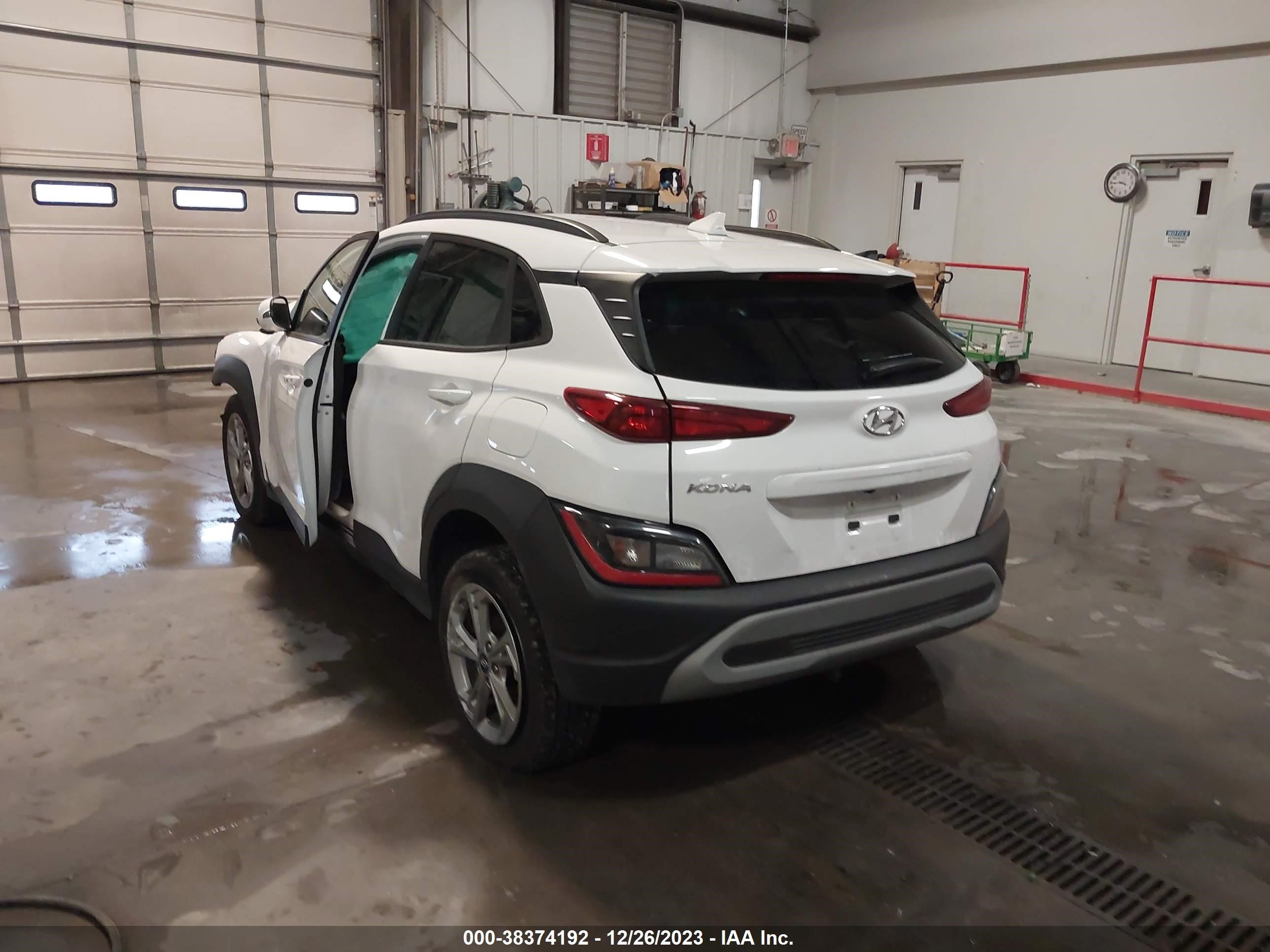 Photo 2 VIN: KM8K62AB6PU978584 - HYUNDAI KONA 