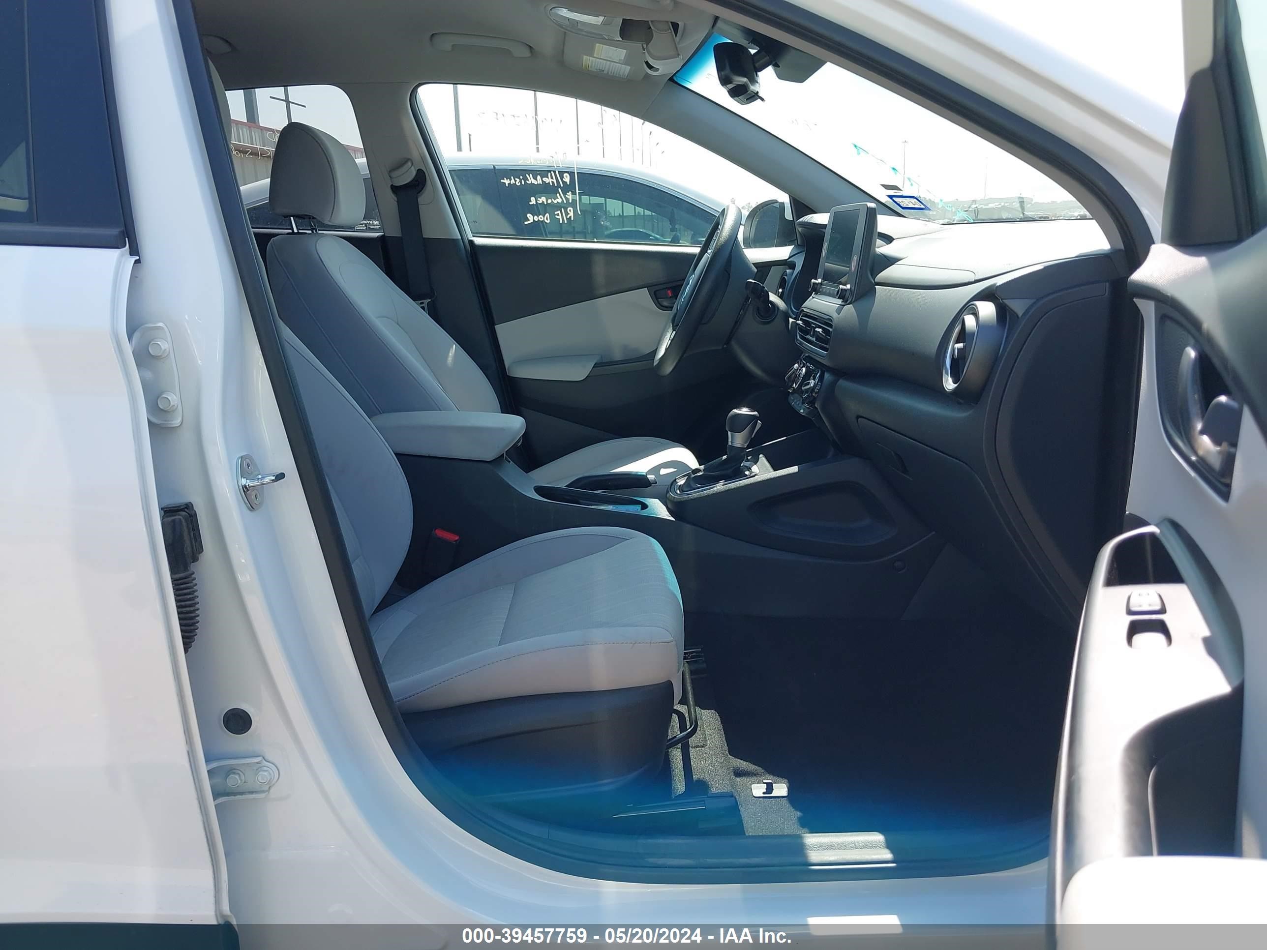 Photo 4 VIN: KM8K62AB7PU028881 - HYUNDAI KONA 