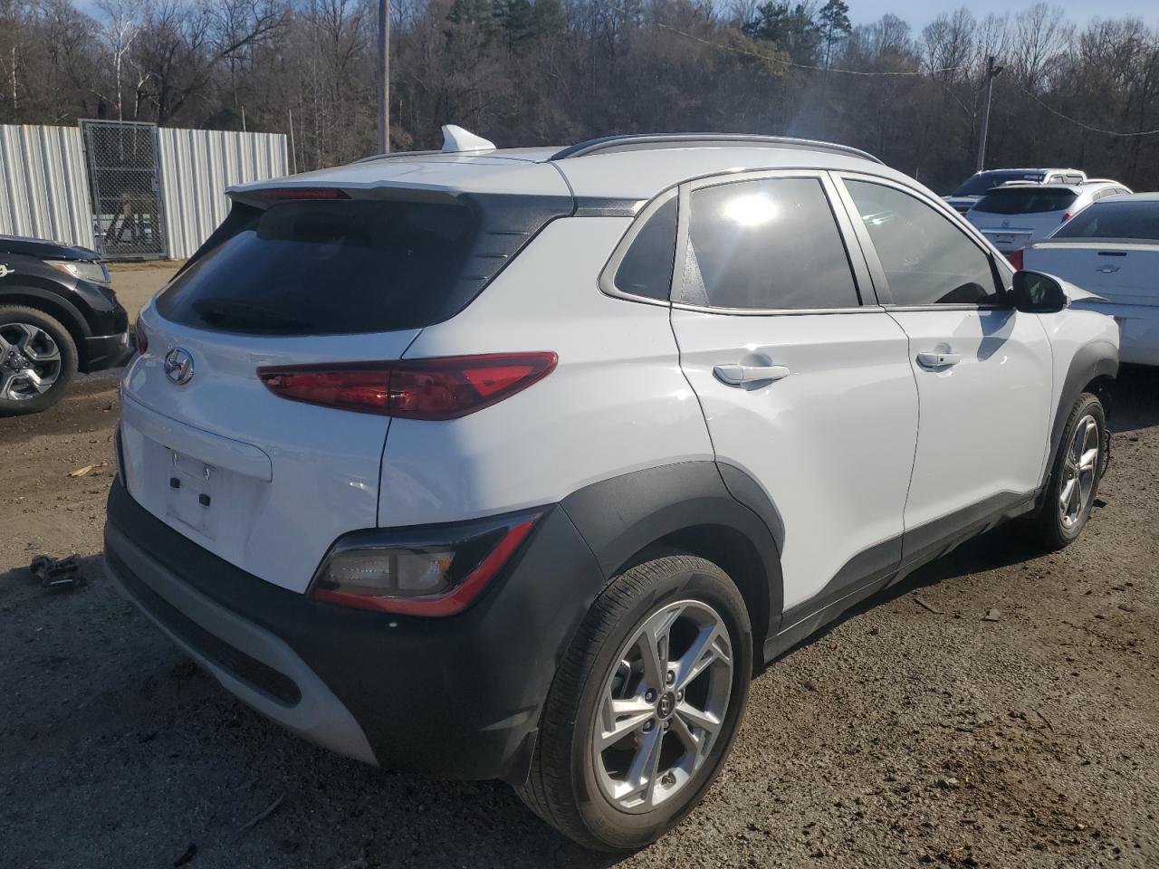 Photo 2 VIN: KM8K62AB8PU011393 - HYUNDAI KONA 