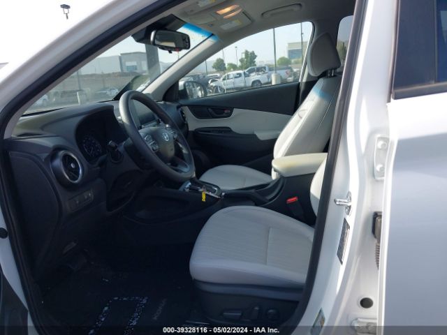 Photo 4 VIN: KM8K62AB8PU979803 - HYUNDAI KONA 