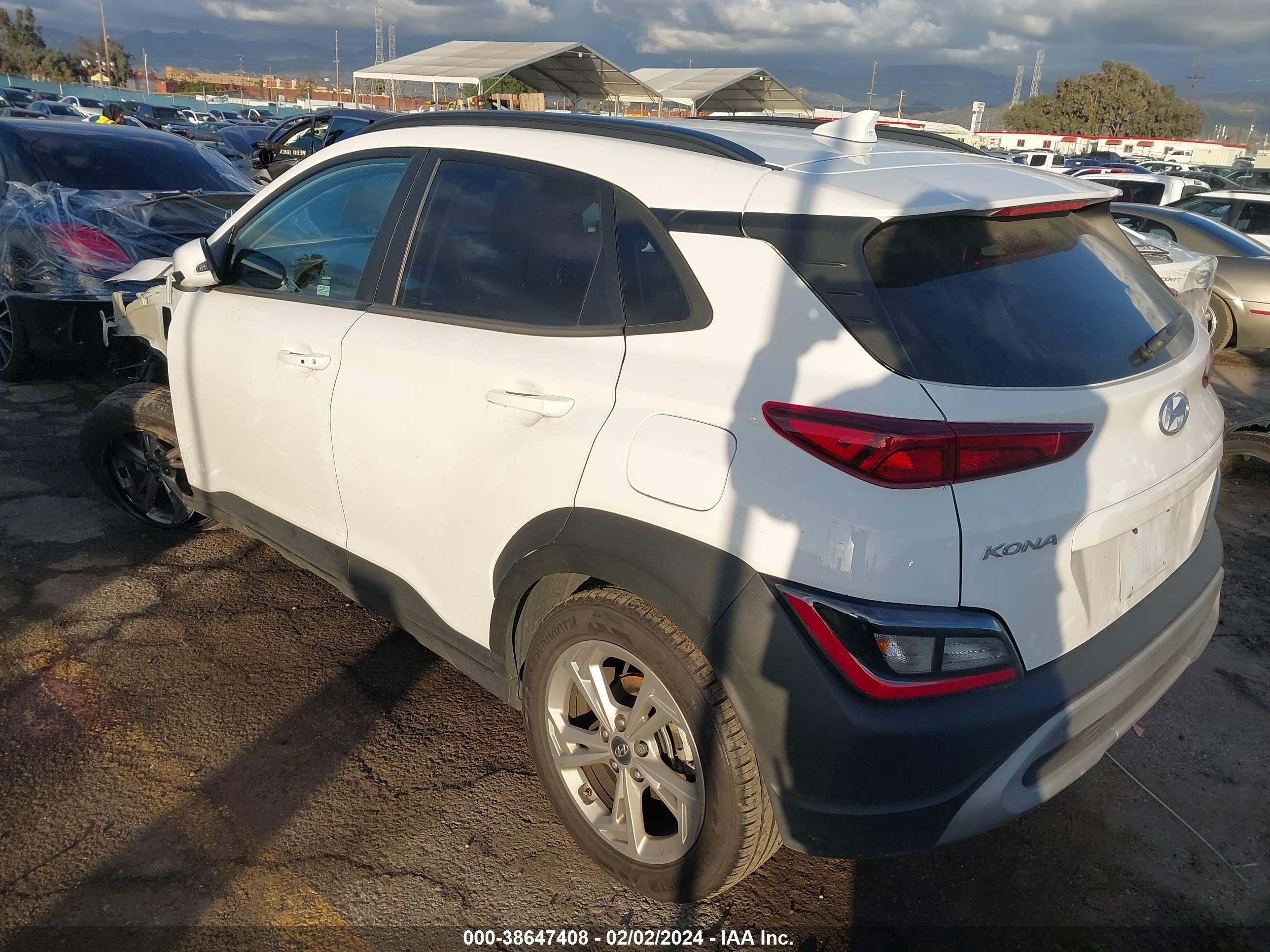 Photo 2 VIN: KM8K62AB9NU901155 - HYUNDAI KONA 