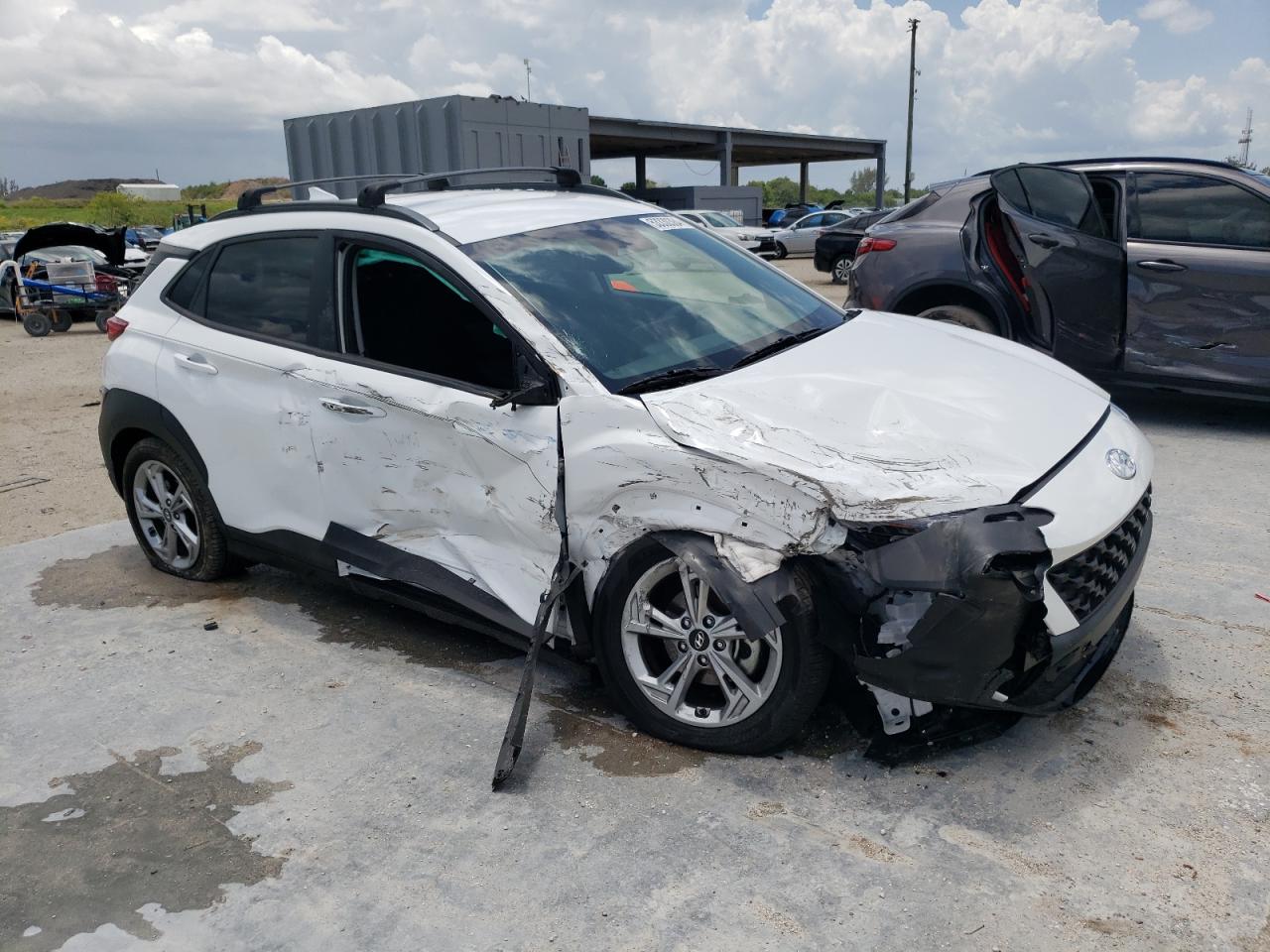 Photo 3 VIN: KM8K62AB9PU008079 - HYUNDAI KONA 