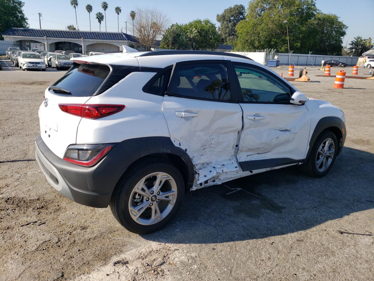 Photo 2 VIN: KM8K62AB9PU980426 - HYUNDAI KONA 