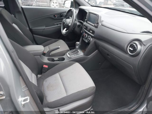 Photo 4 VIN: KM8K63A54MU704635 - HYUNDAI KONA 