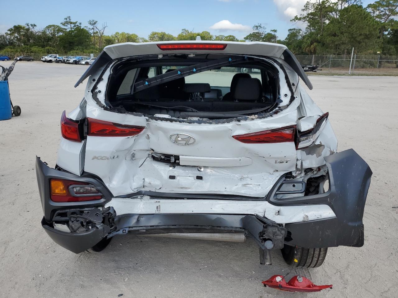 Photo 5 VIN: KM8K63A58MU676726 - HYUNDAI KONA 