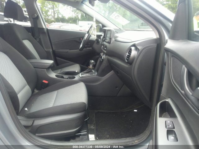 Photo 4 VIN: KM8K6CAA9LU565002 - HYUNDAI KONA 