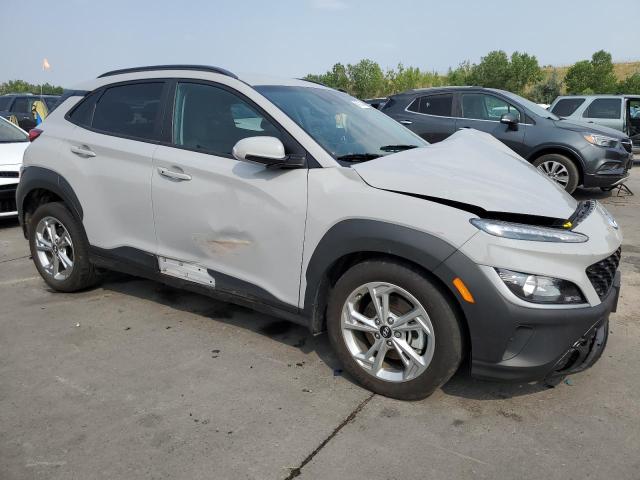 Photo 3 VIN: KM8K6CAB0NU804528 - HYUNDAI KONA 