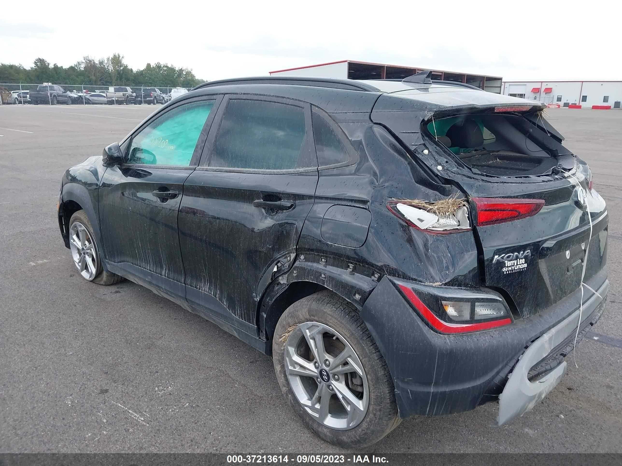 Photo 2 VIN: KM8K6CAB0NU805274 - HYUNDAI KONA 