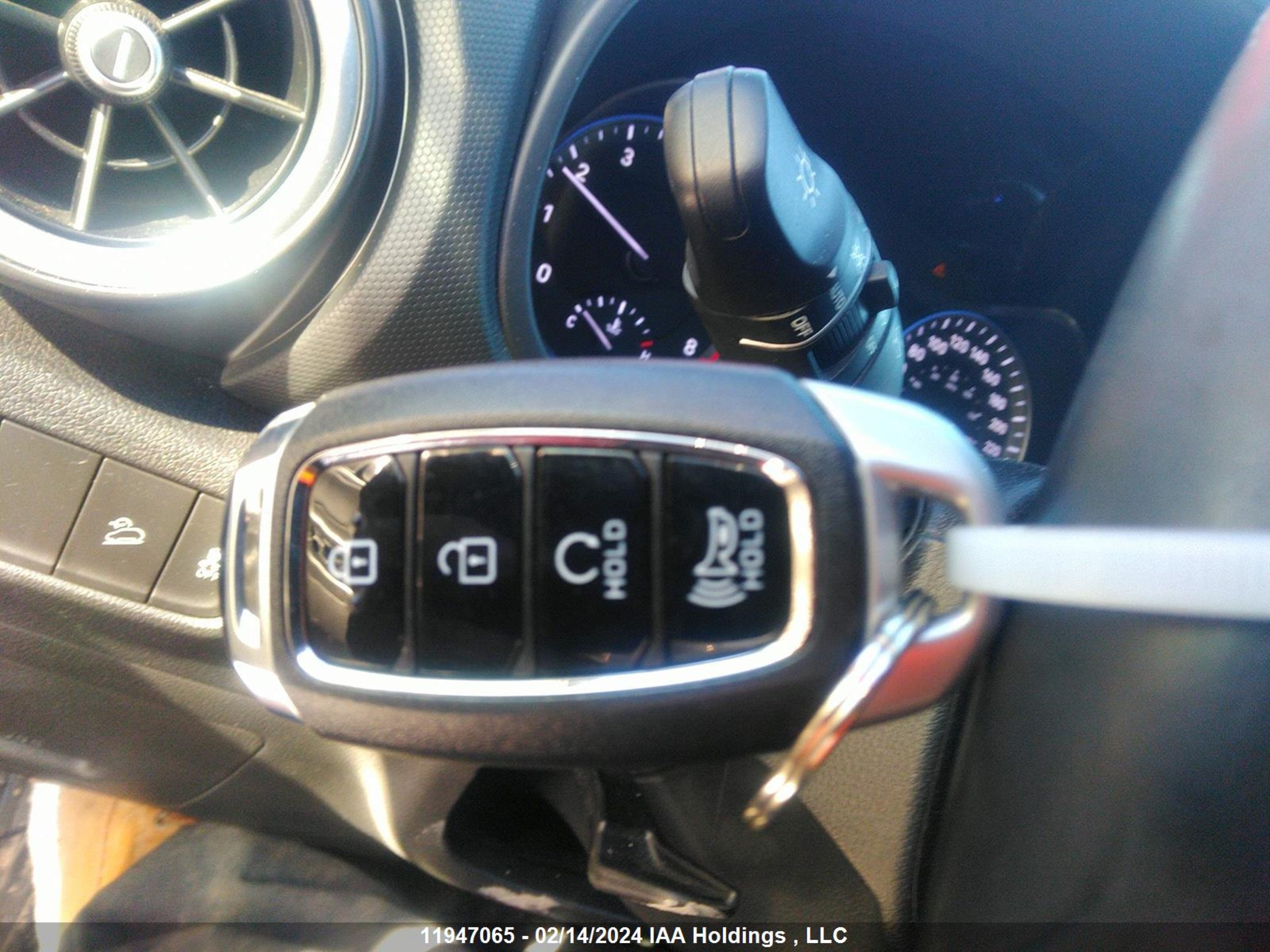 Photo 10 VIN: KM8K6CAB1NU761172 - HYUNDAI KONA 