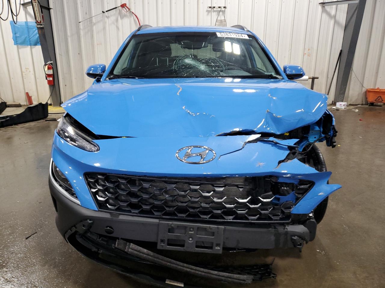 Photo 4 VIN: KM8K6CAB5NU900882 - HYUNDAI KONA 