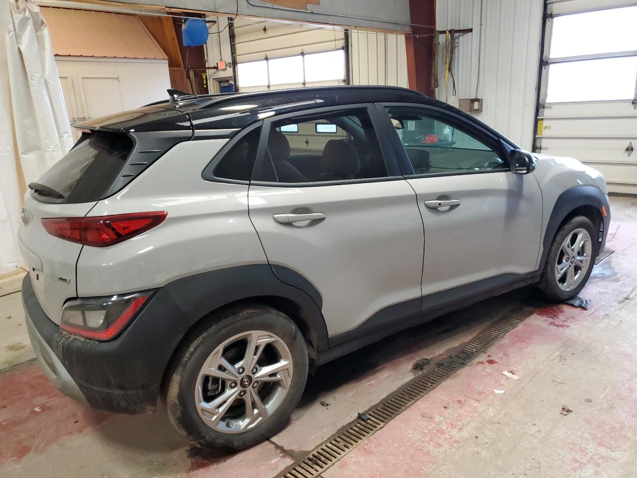 Photo 2 VIN: KM8K6CAB5PU983183 - HYUNDAI KONA 