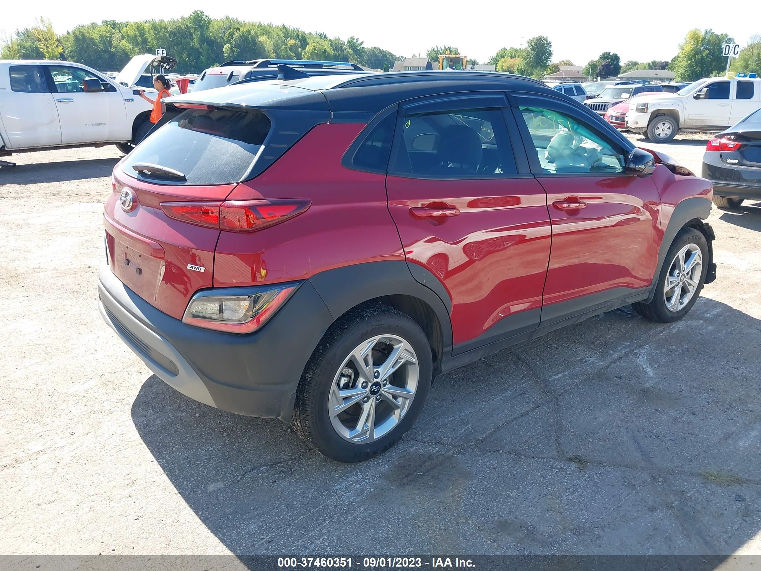 Photo 3 VIN: KM8K6CAB6NU913091 - HYUNDAI KONA 