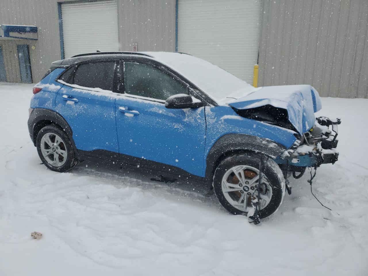 Photo 3 VIN: KM8K6CAB8NU917479 - HYUNDAI KONA 