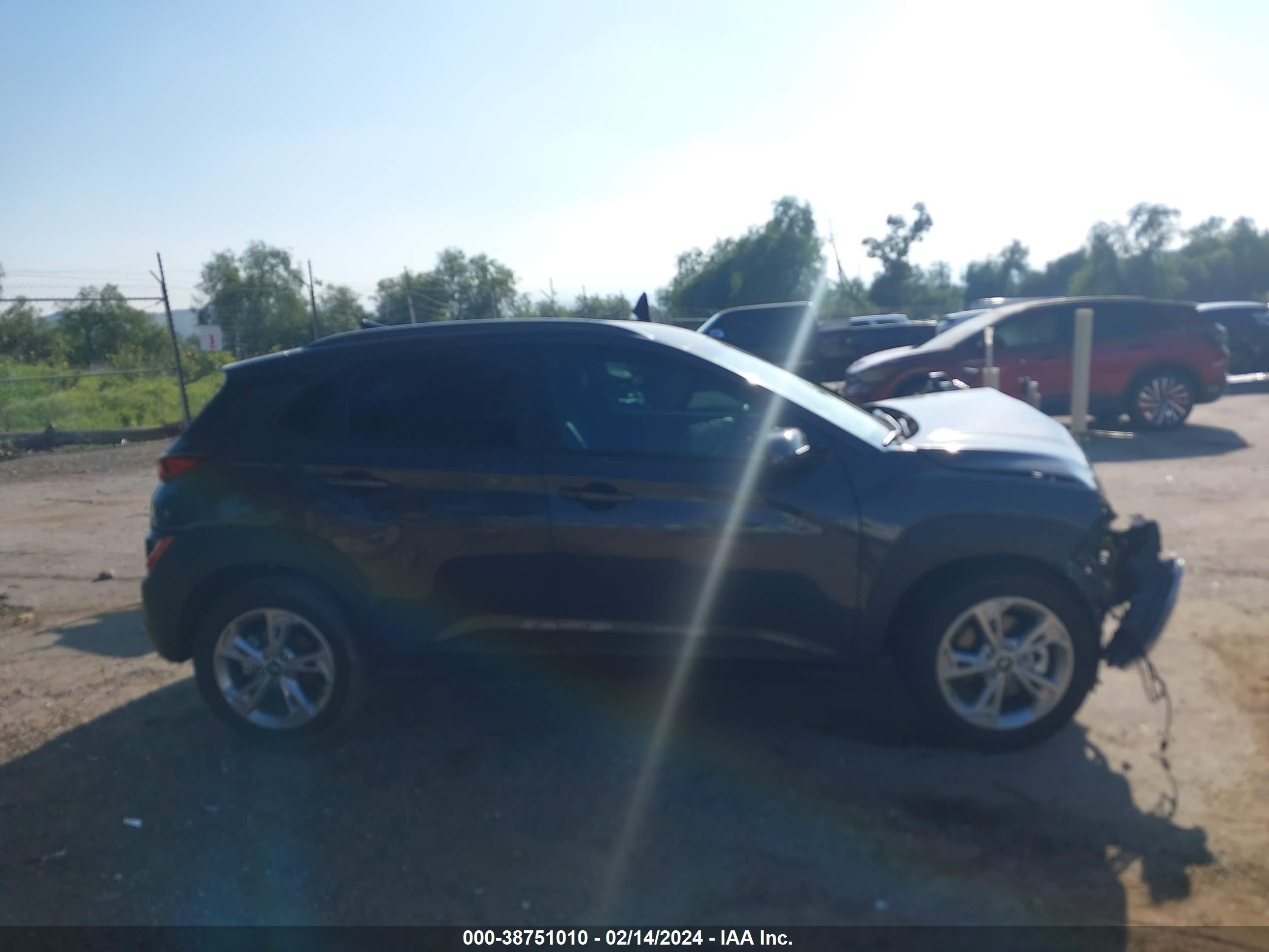 Photo 11 VIN: KM8K6CAB9PU037135 - HYUNDAI KONA 