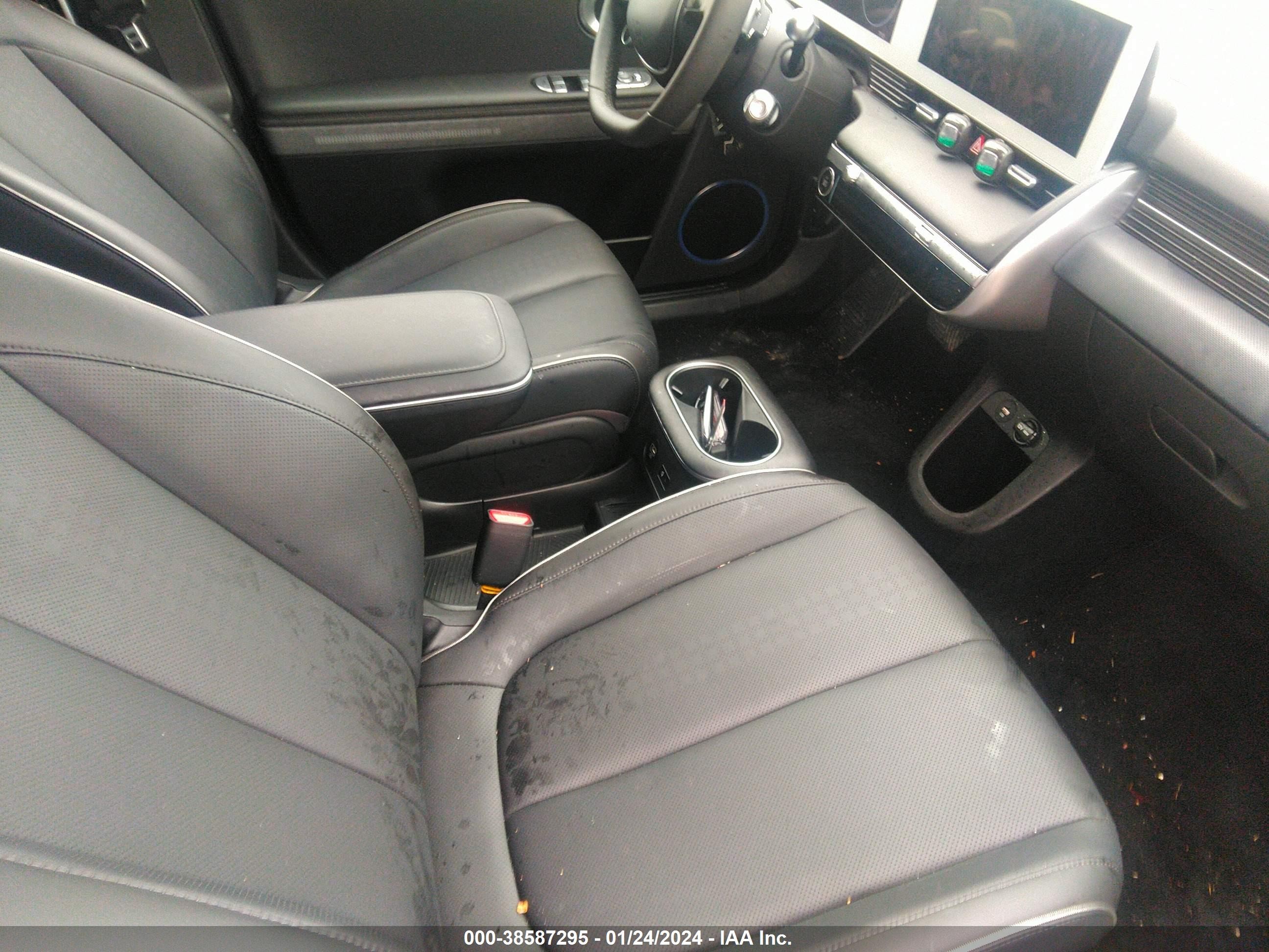 Photo 4 VIN: KM8KNDAF7PU215796 - HYUNDAI IONIQ 5 