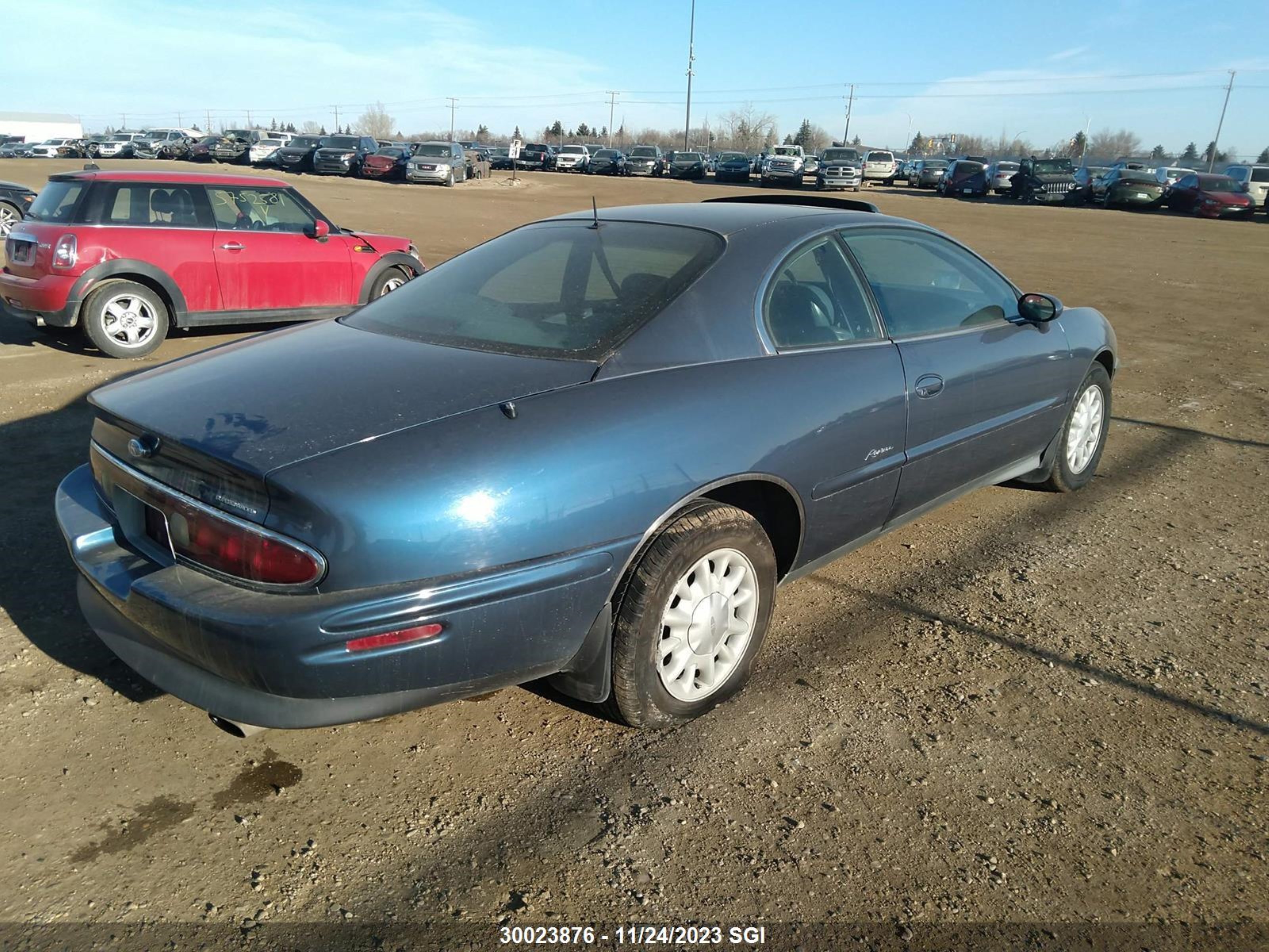 Photo 3 VIN: KM8SC13EX6U077369 - BUICK RIVIERA 