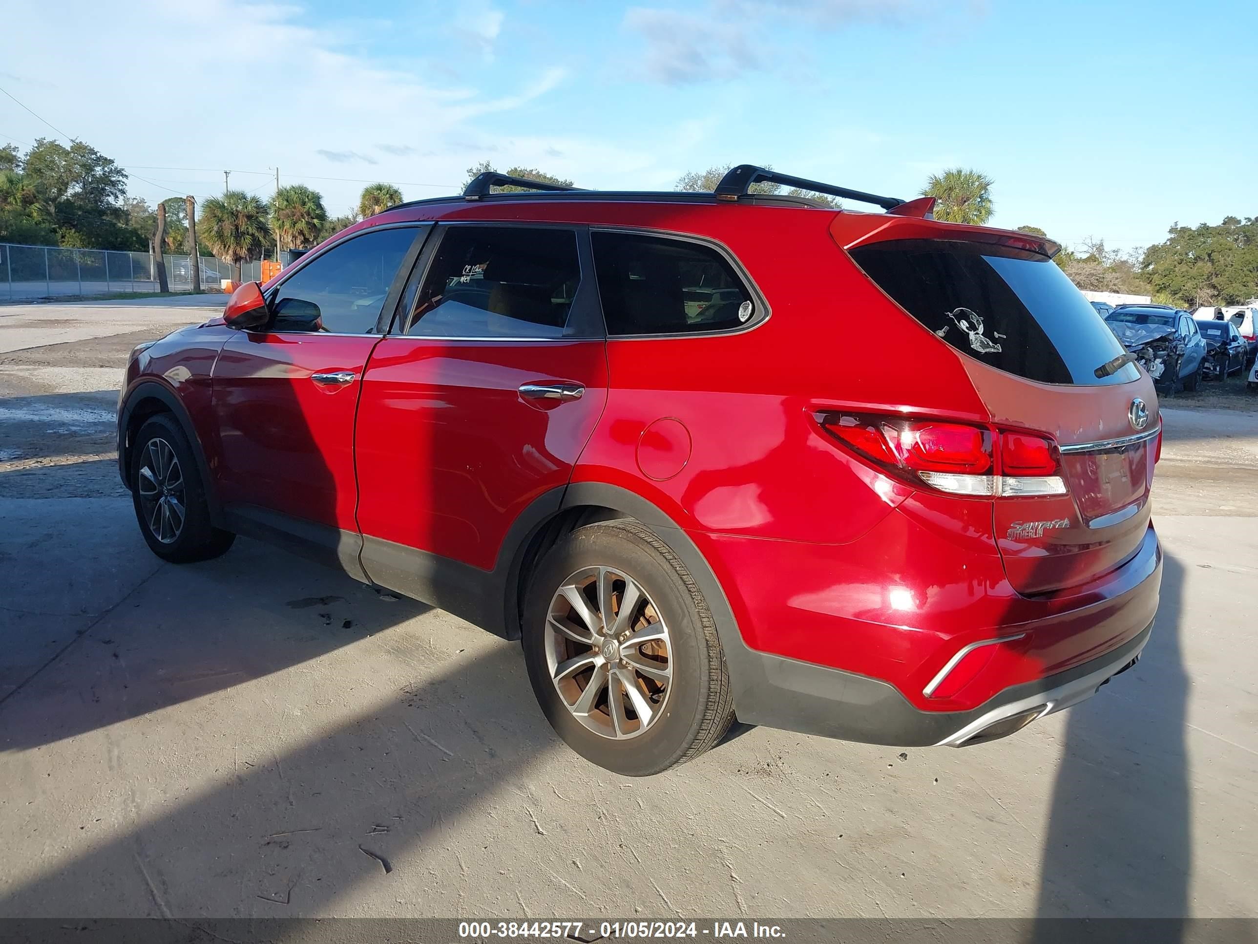 Photo 2 VIN: KM8SM4HF0HU176589 - HYUNDAI SANTA FE 