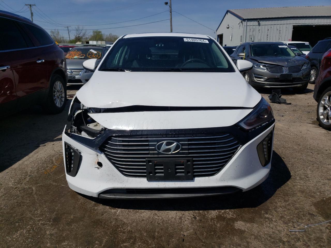 Photo 4 VIN: KMHC05LC0HU026789 - HYUNDAI IONIQ 