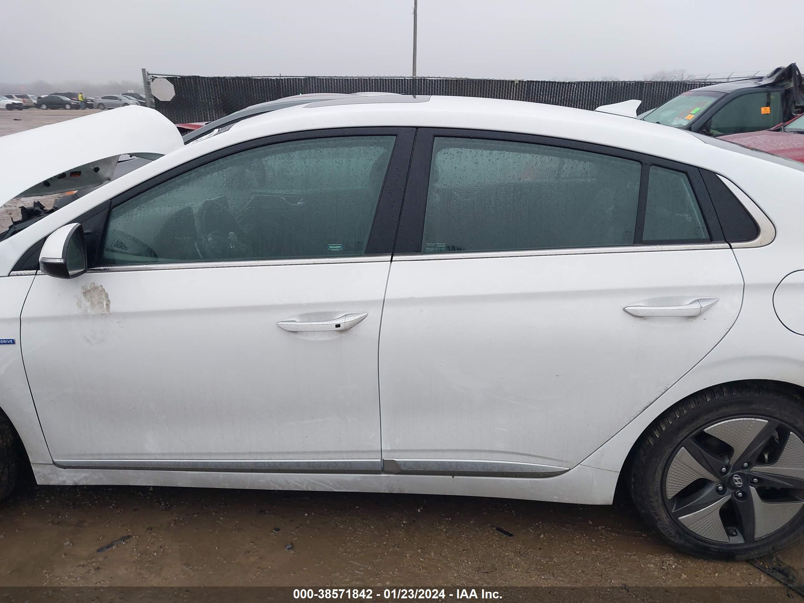 Photo 13 VIN: KMHC05LC0LU240674 - HYUNDAI IONIQ 